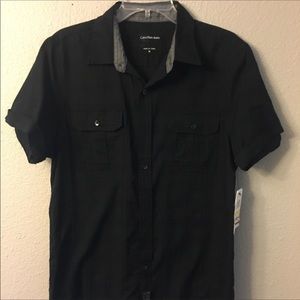 Calvin Klein Men’s button down short sleeved shirt